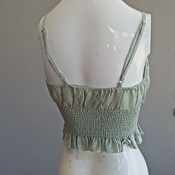 Mooloola soft green crop top - Picture 2 of 4